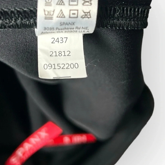 SPANX Faux Leather Leggings  in Black Small - Picture 10 of 11